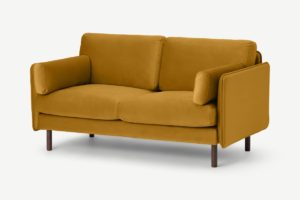 Brayla 2-Sitzer Sofa (fertig montiert), recycelter Samt in Vintage-Ocker - MADE.com