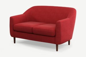 Tubby 2-Sitzer Sofa, Stoff in Rot - MADE.com