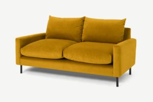 Russo 2-Sitzer Sofa, recycelter Samt in Senfgelb - MADE.com