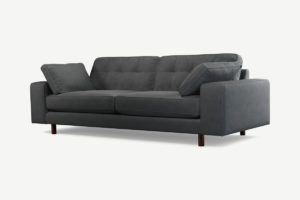 Atkinson 3-Sitzer Sofa, recycelter Samt in Dunkelgrau und dunkles Holz - MADE.com